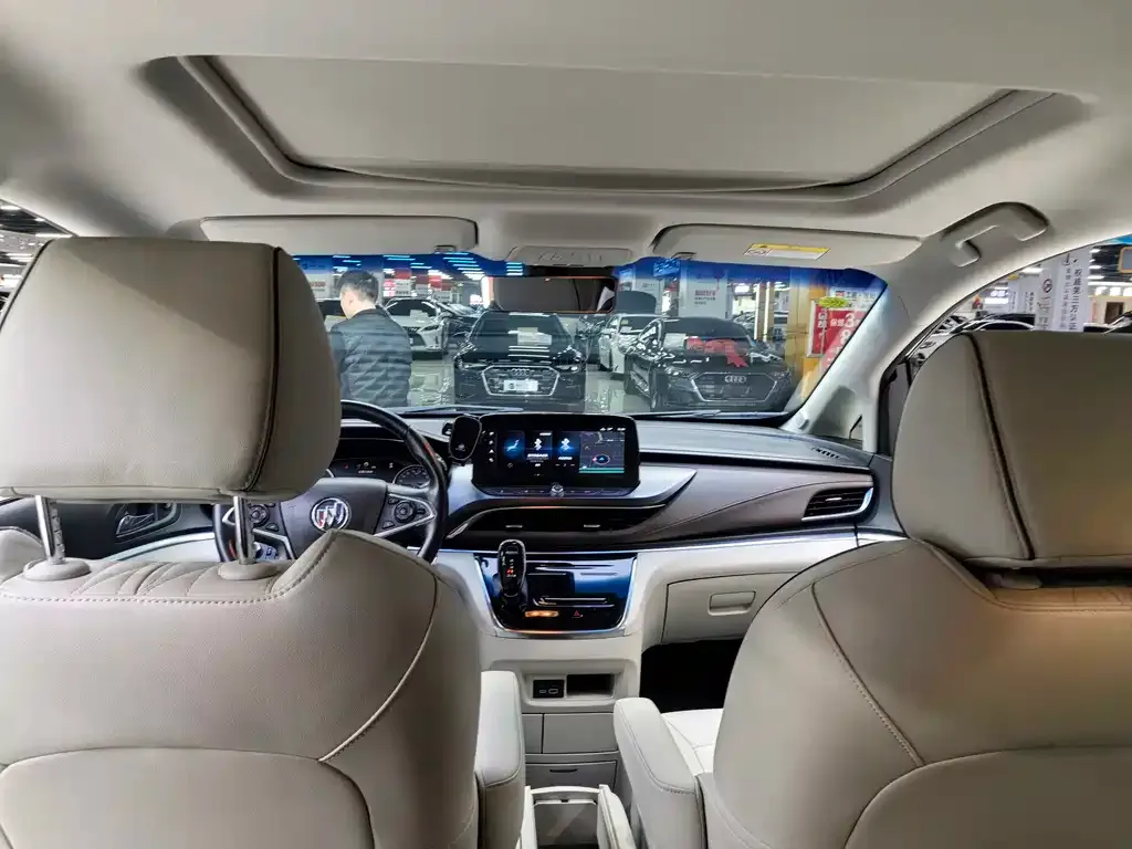 Buick GL8 2021 из CN, фото 10