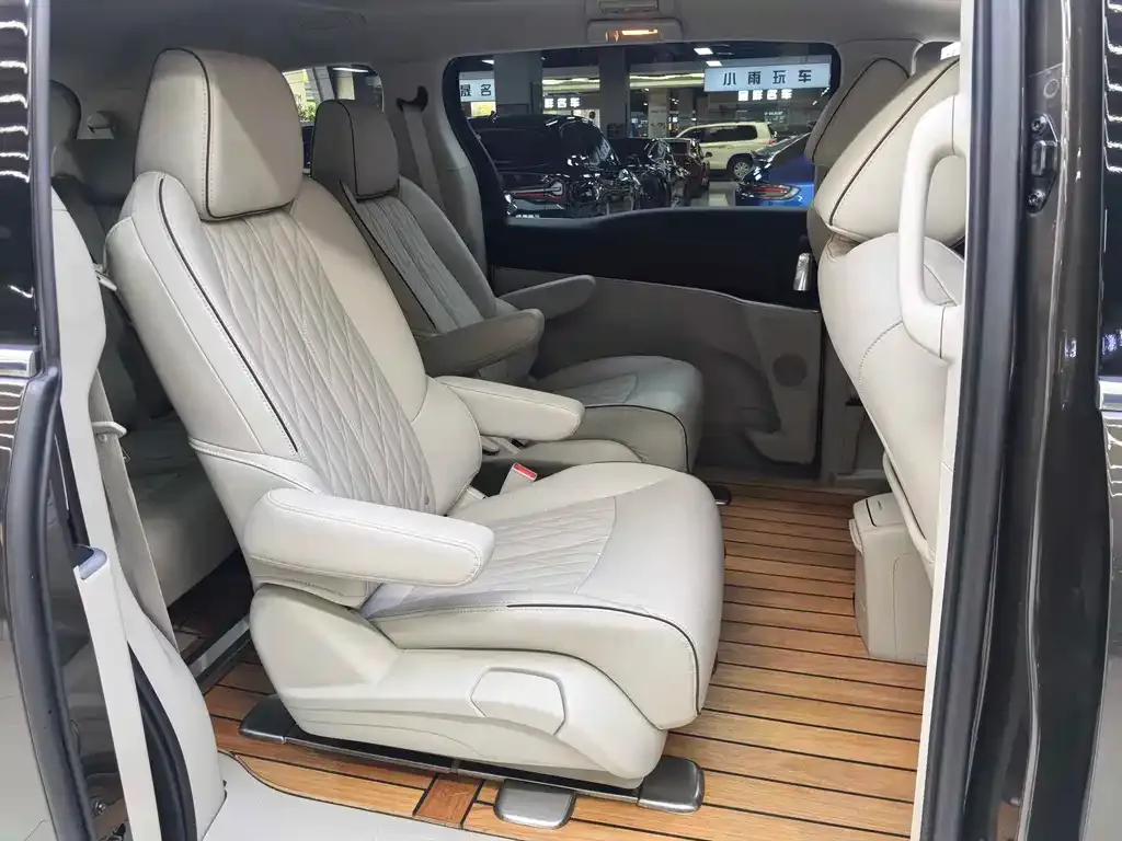Buick GL8 2021 из CN, фото 9