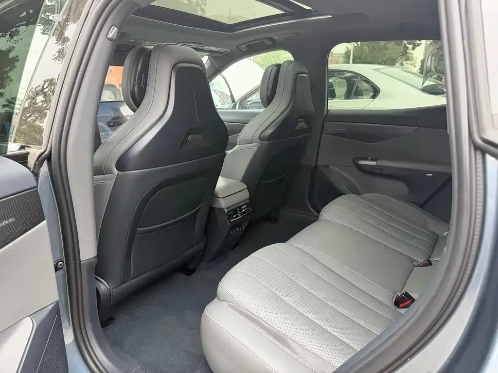 Lynk & Co 07 EM-P 2024 из CN, фото 2