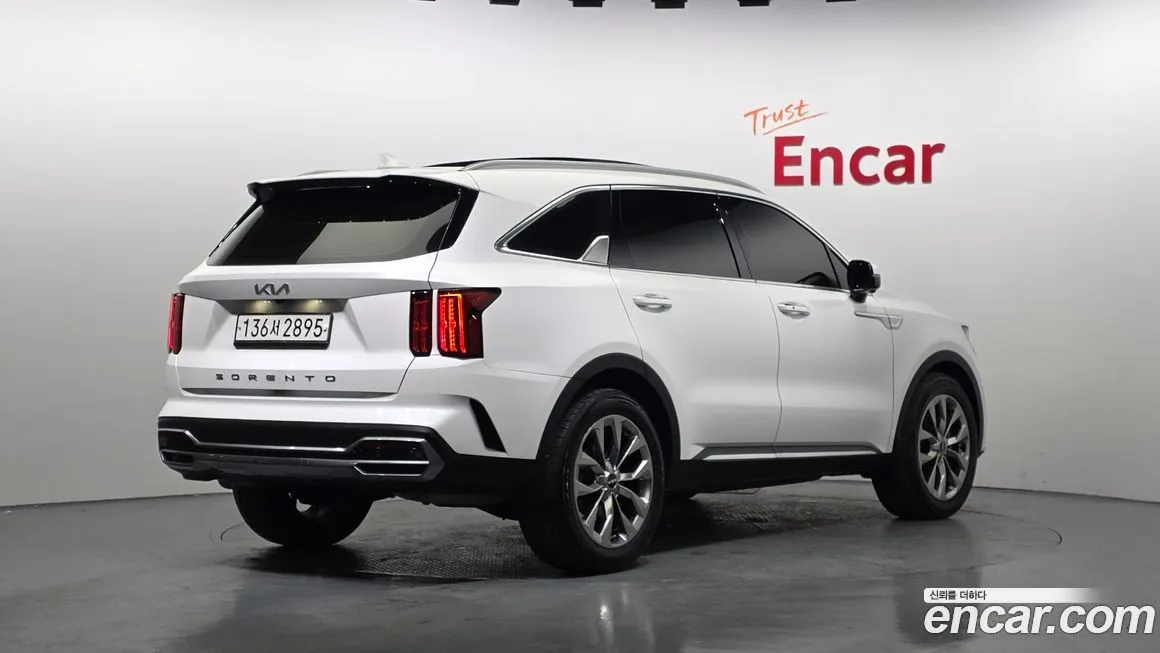 Kia Sorento — фото 8
