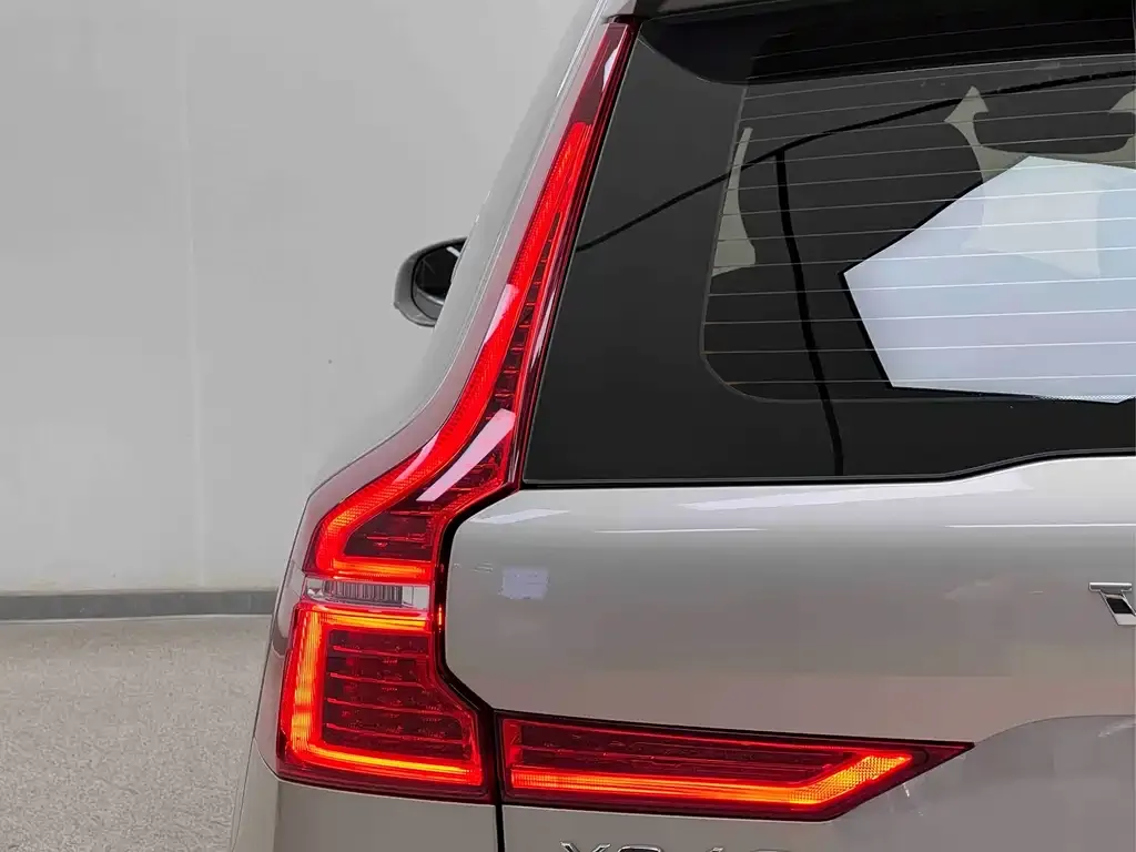 Volvo XC60 2022 из CN, фото 4