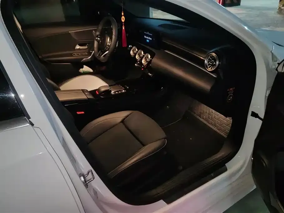 Mercedes-Benz A-Class 2023 из CN, фото 4