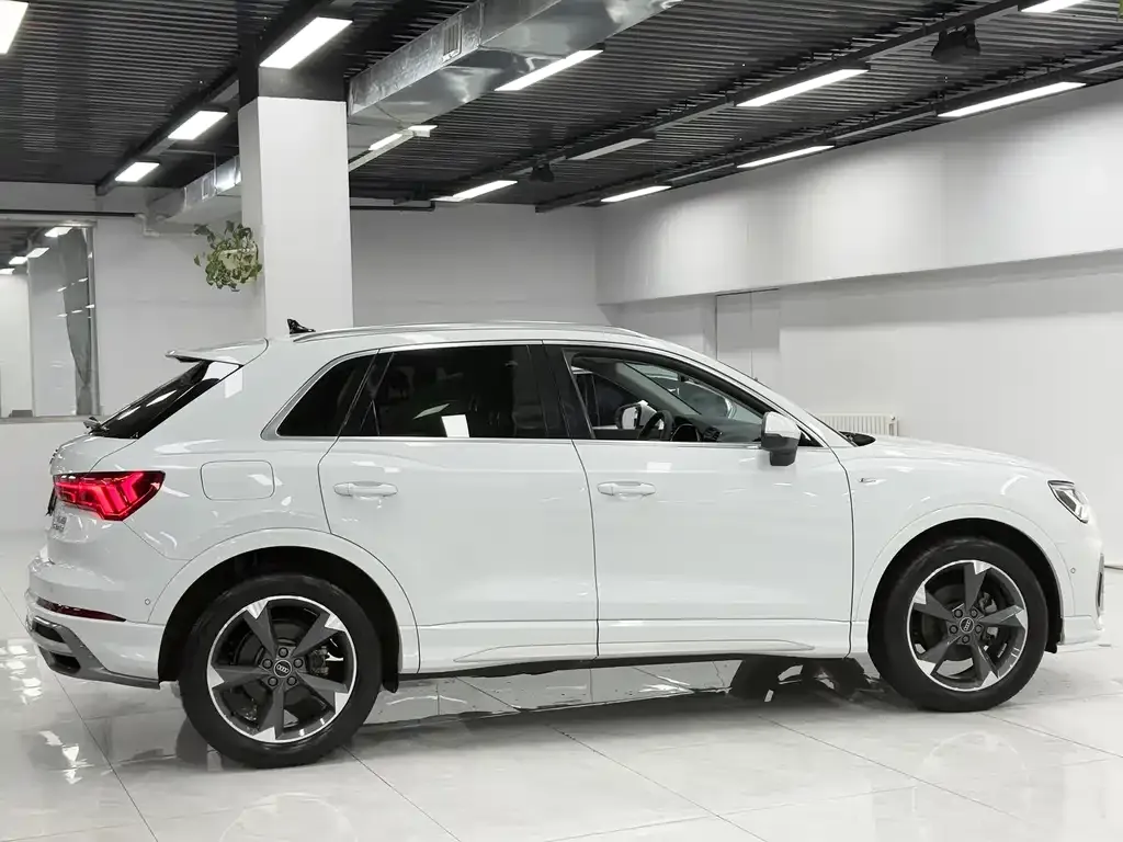 Audi Q3 2021 из CN, фото 9