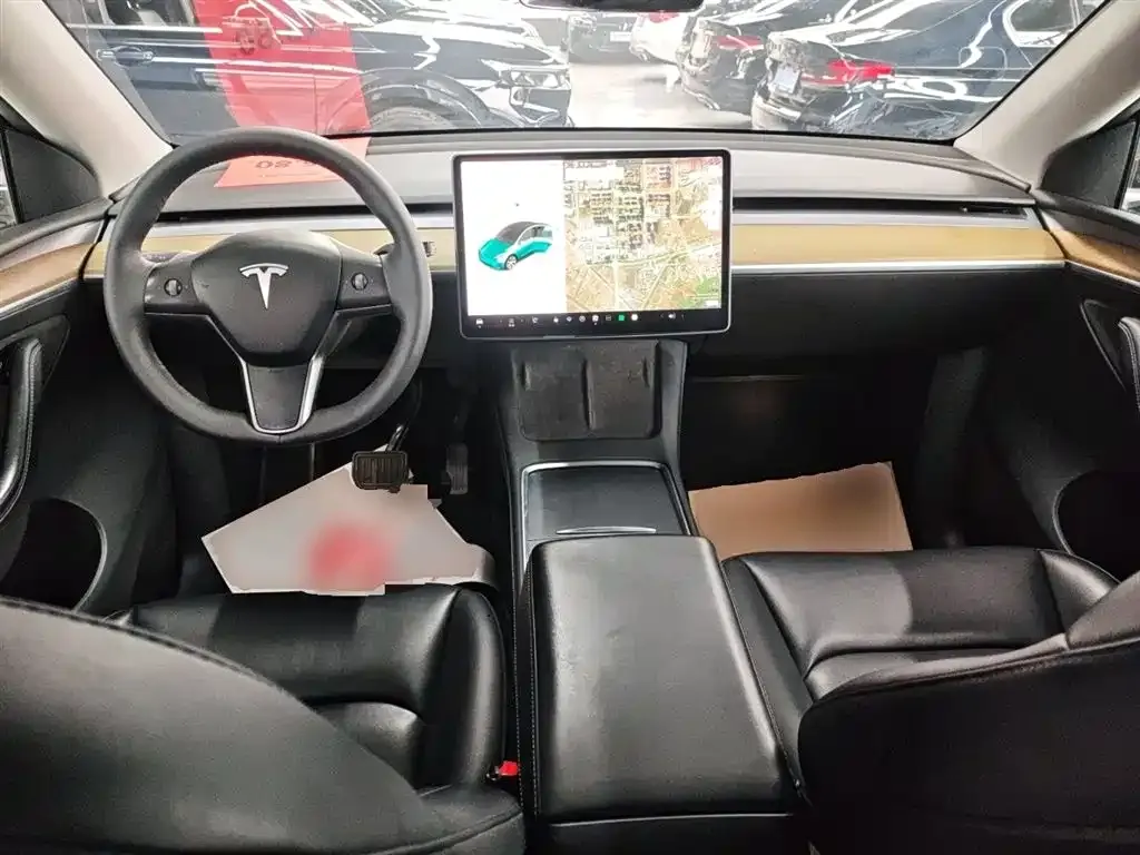 Tesla Model Y — фото 6
