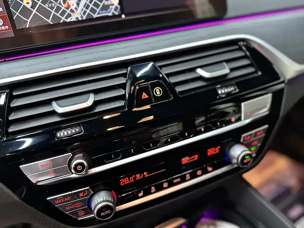 BMW 5 Series — фото 10