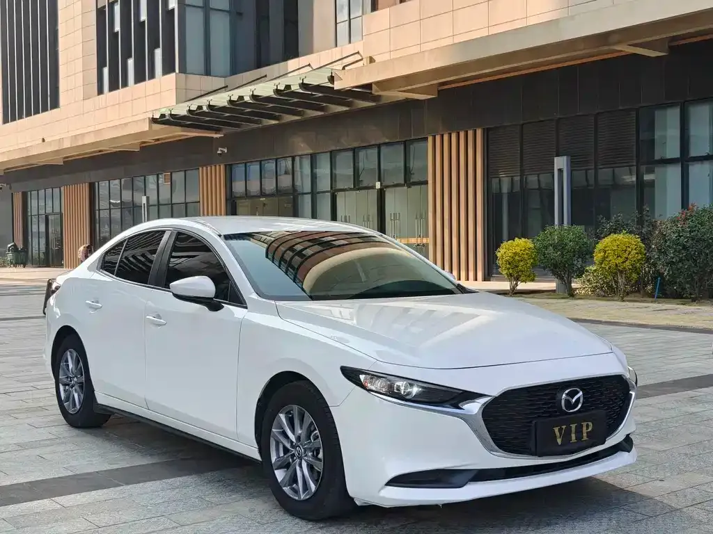 Mazda 3 Axela 2022 из CN, фото 1