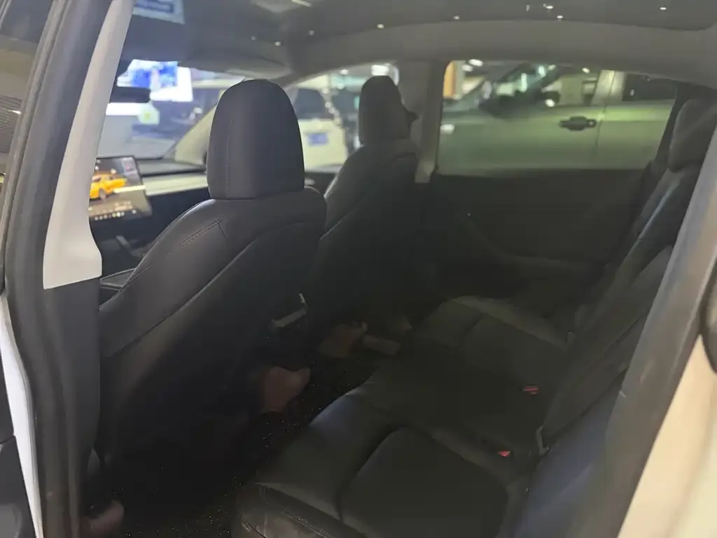 Tesla Model Y 2024 из CN, фото 2