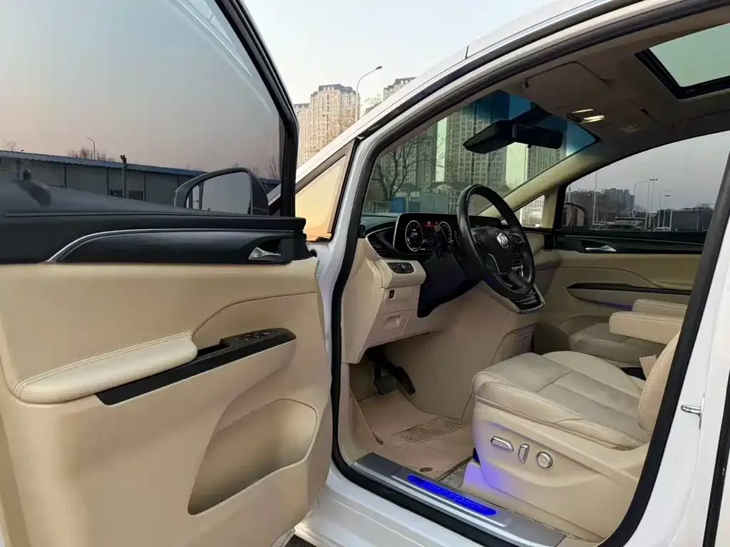 Buick GL8 2023 из CN, фото 9