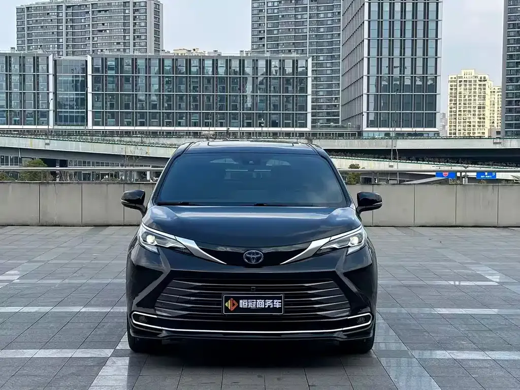 Toyota Sienna 2024 из CN, фото 6