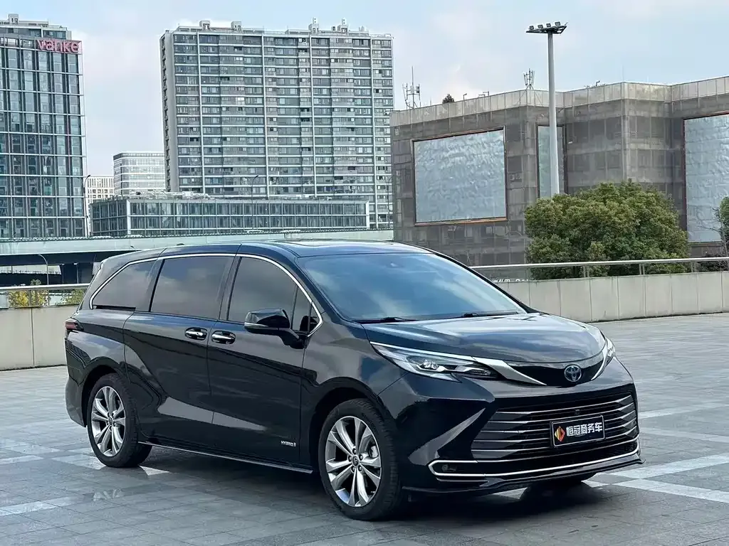 Toyota Sienna 2024 из CN, фото 10