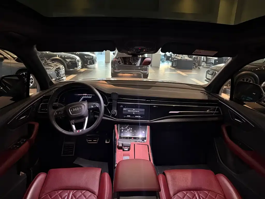 Audi SQ7 2025 из CN, фото 6