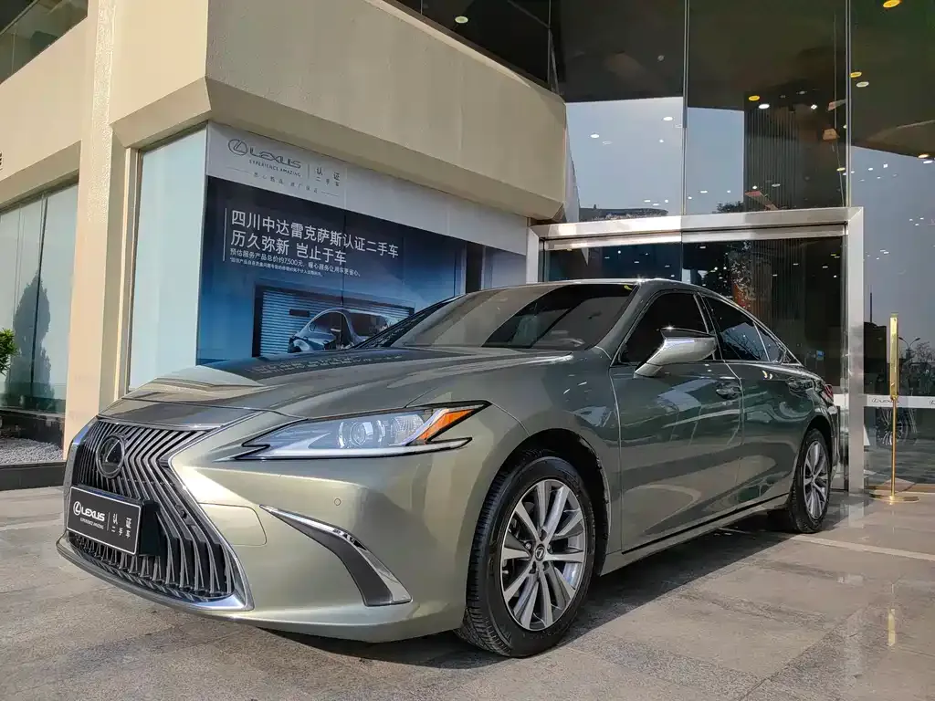 Lexus ES — фото 3