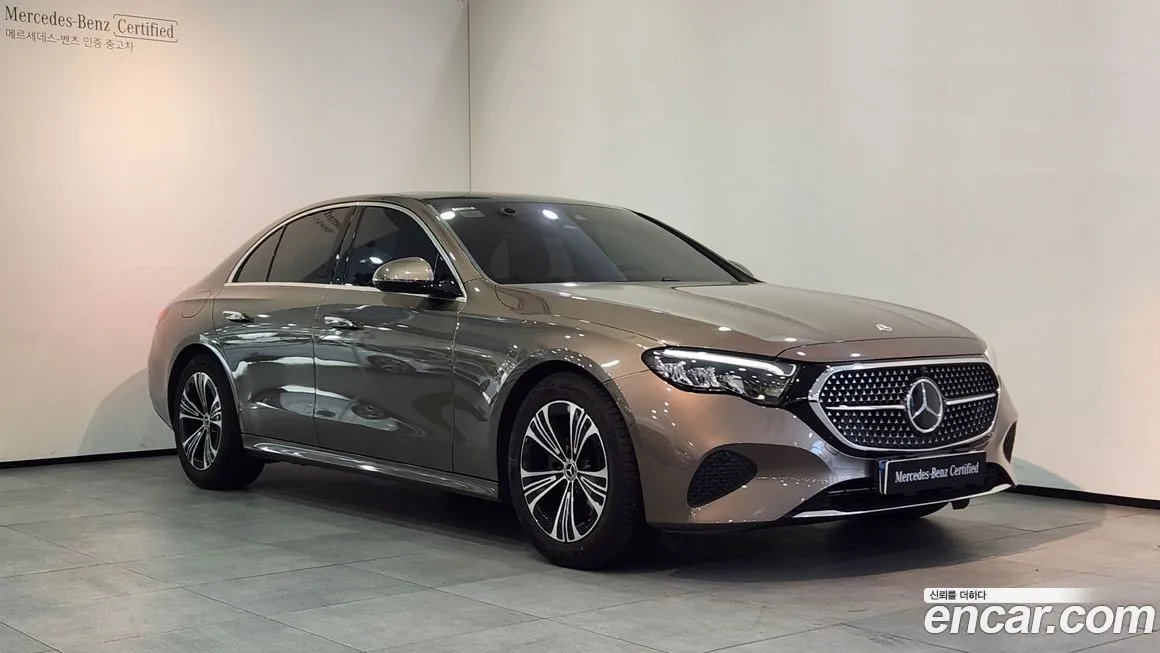 Mercedes-Benz E-Class — фото 1