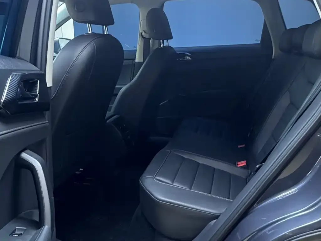 Volkswagen Tharu 2022 из CN, фото 8