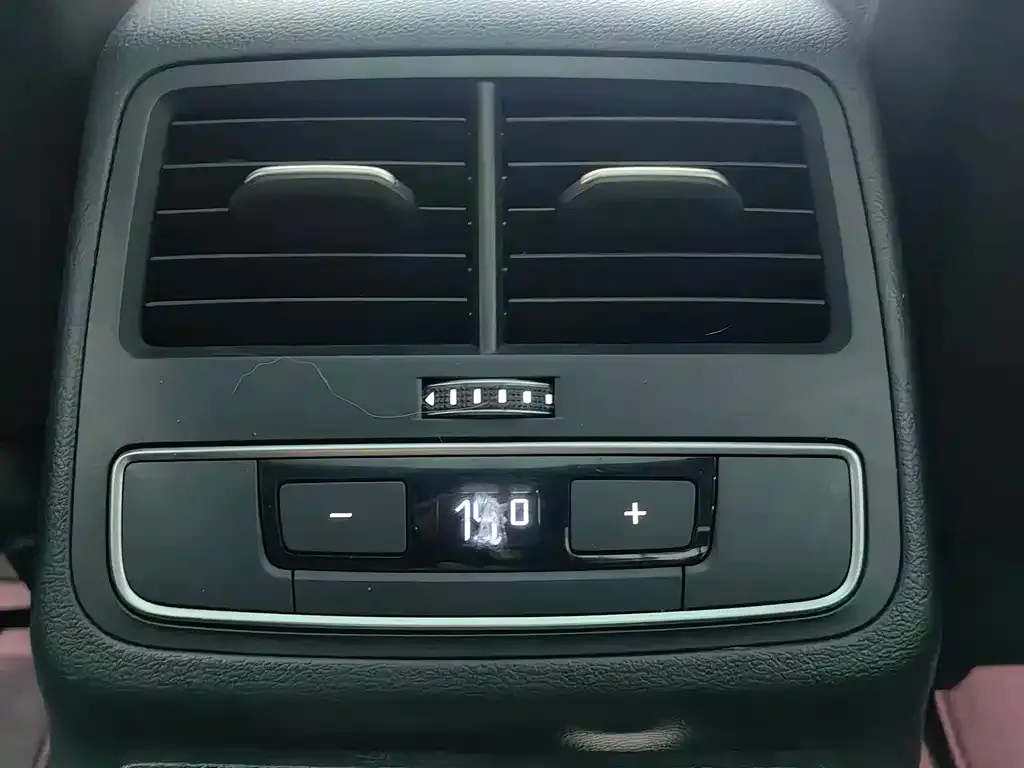 Audi A4L — фото 10
