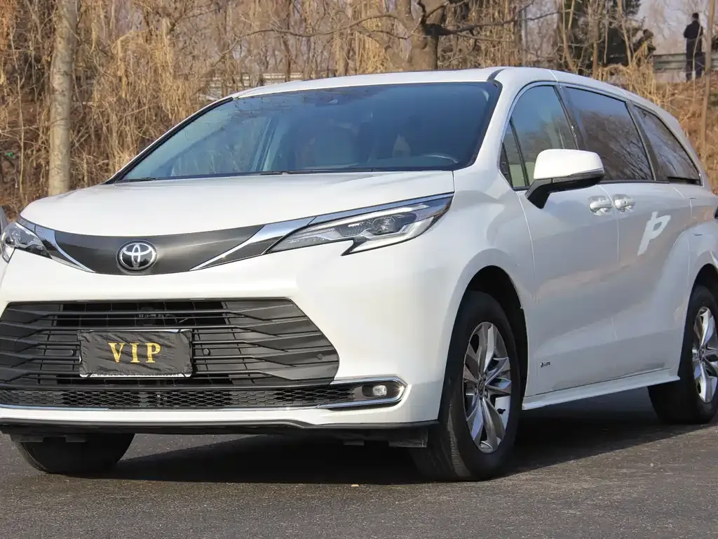 Toyota Sienna — фото 5