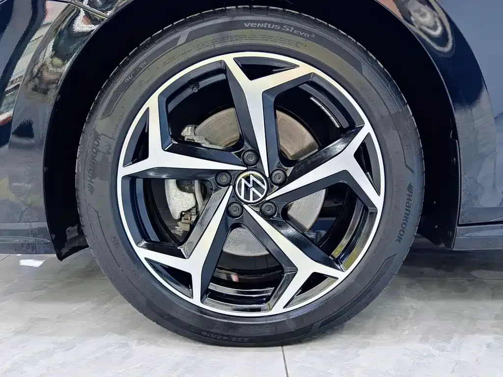 Volkswagen Passat — фото 10
