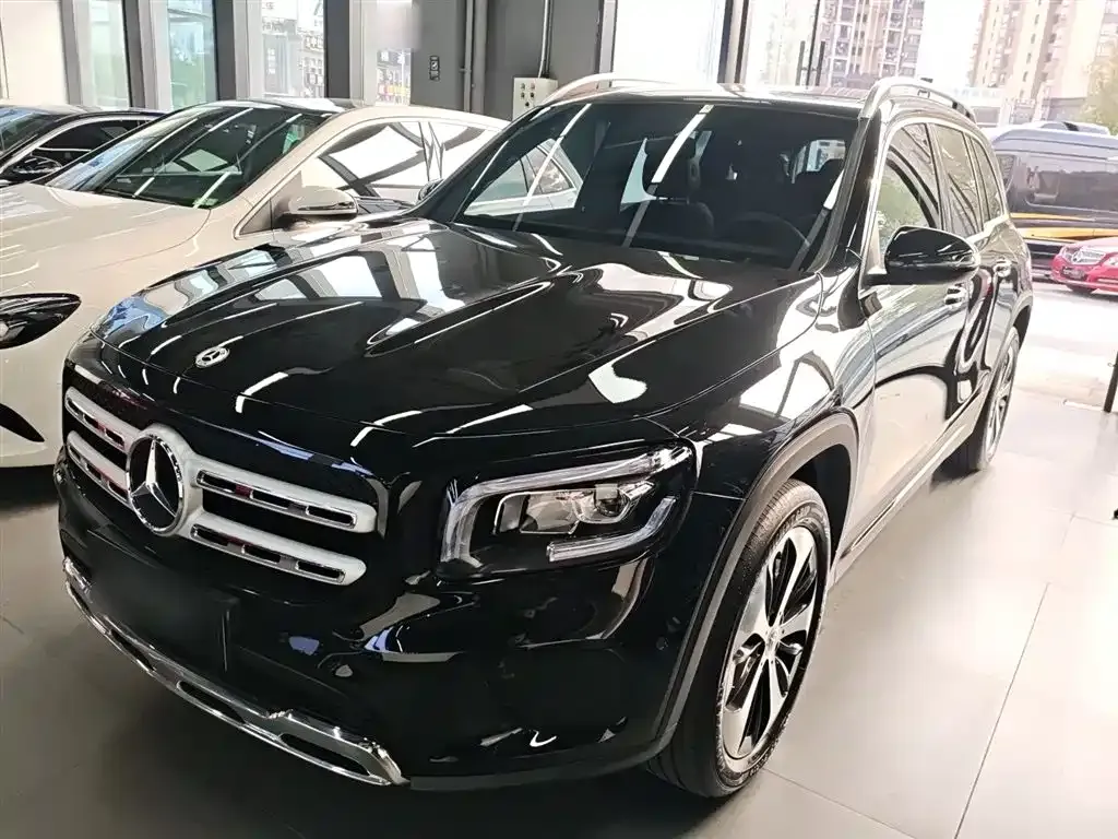 Mercedes-Benz GLB — фото 1