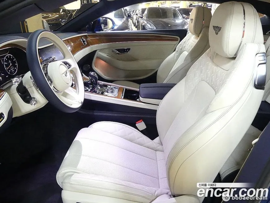 Bentley Continental 2023 из KR, фото 10