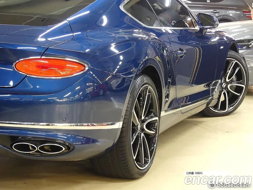 Bentley Continental 2023 из KR, фото 3