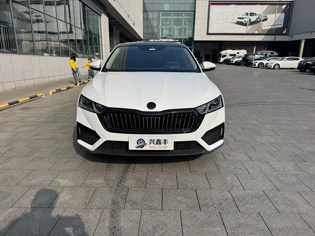Skoda Octavia 2023 из CN, фото 7