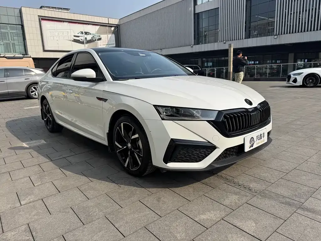Skoda Octavia 2023 из CN, фото 8