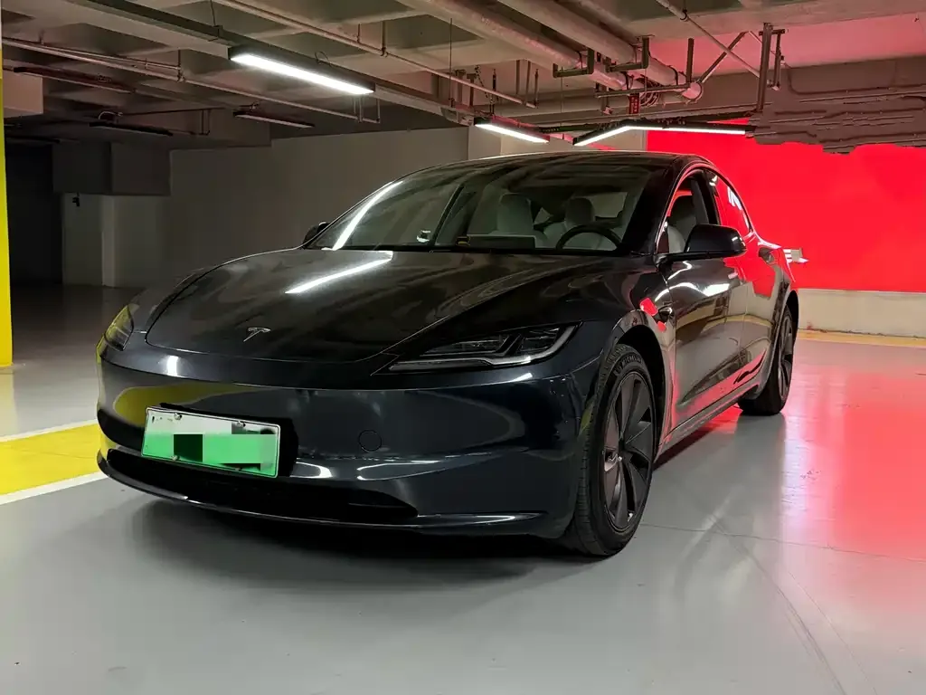 Tesla Model 3 — фото 1