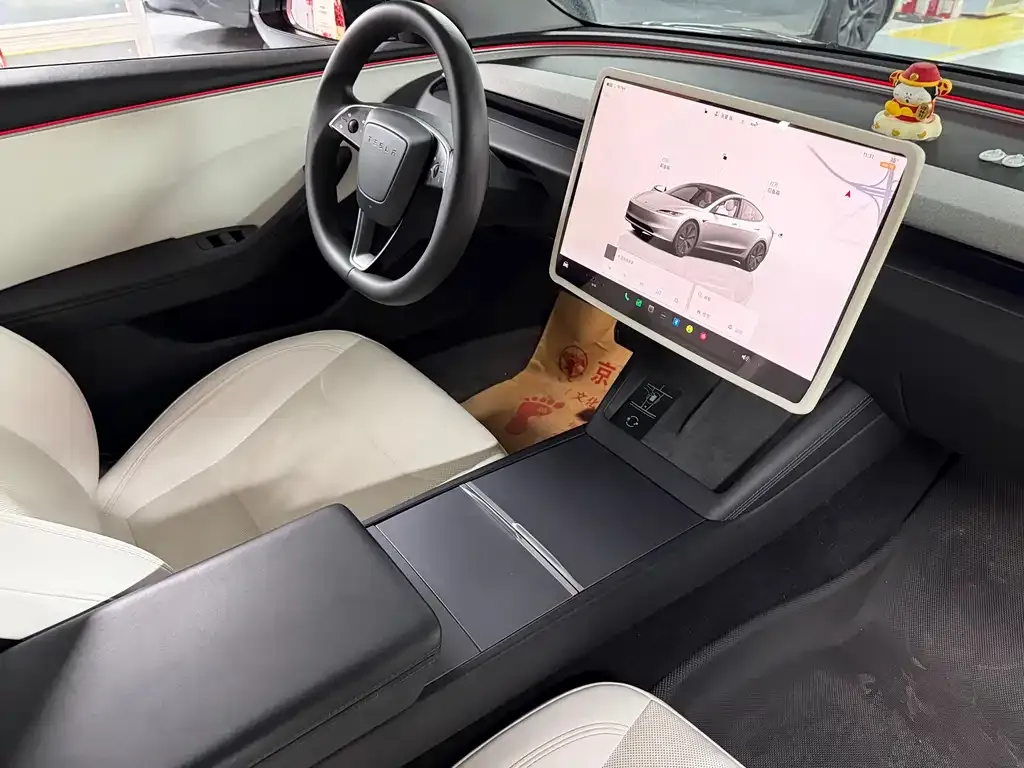 Tesla Model 3 — фото 2