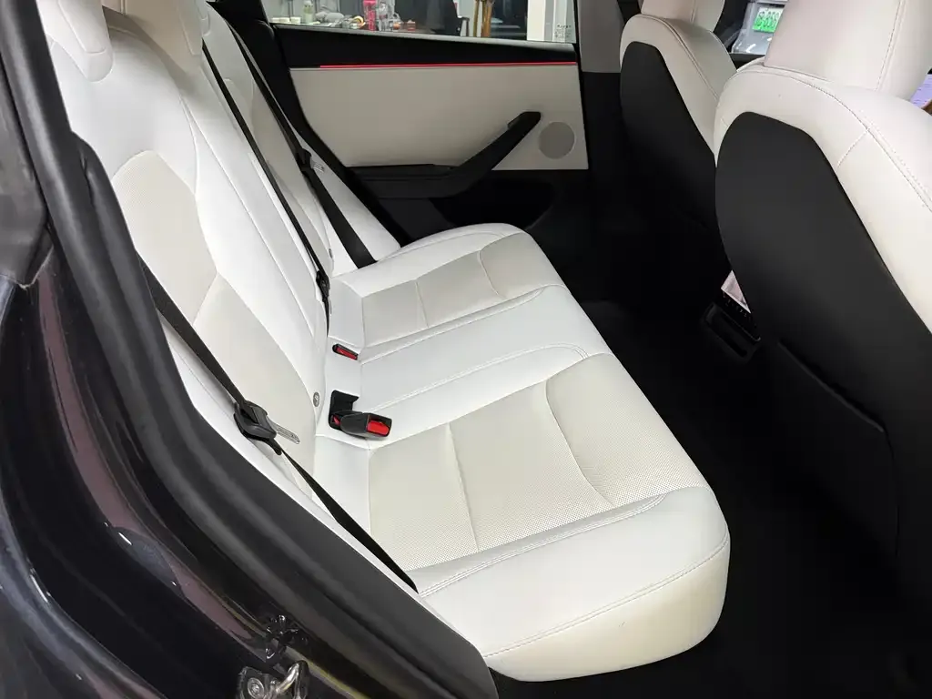 Tesla Model 3 — фото 4