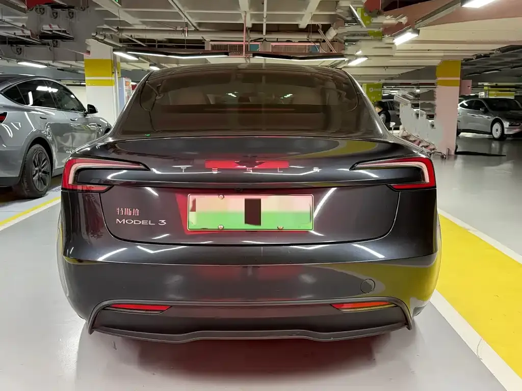 Tesla Model 3 — фото 8