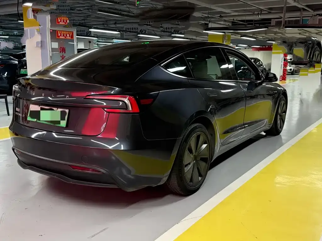 Tesla Model 3 — фото 3