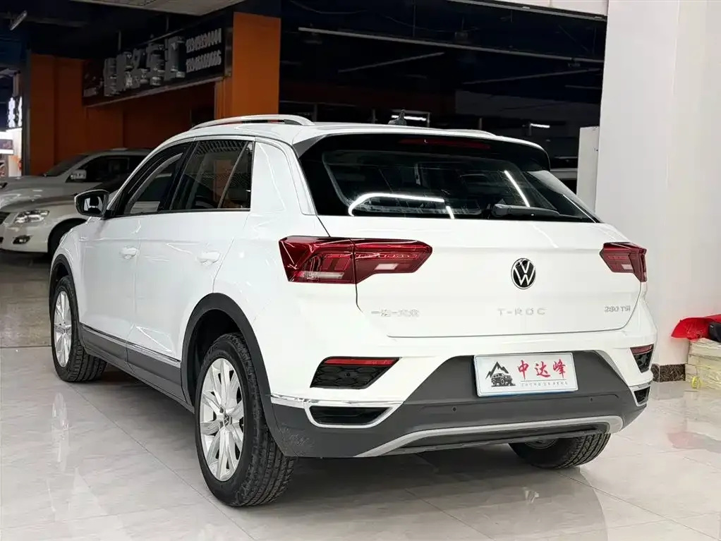 Volkswagen T-Roc — фото 3