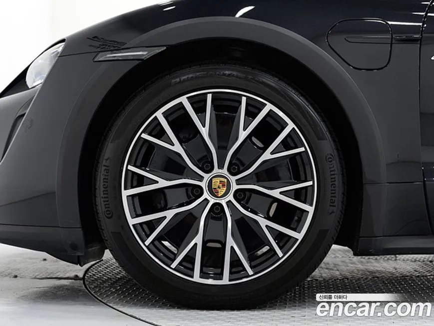 Porsche Taycan 2024 из KR, фото 7