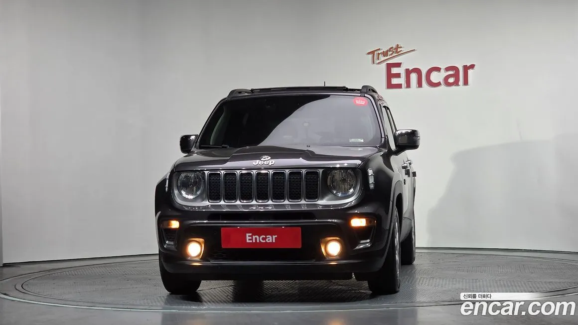 Jeep Renegade — фото 3