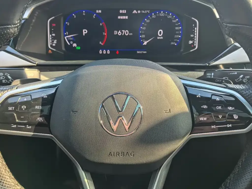 Volkswagen CC 2023 из CN, фото 4