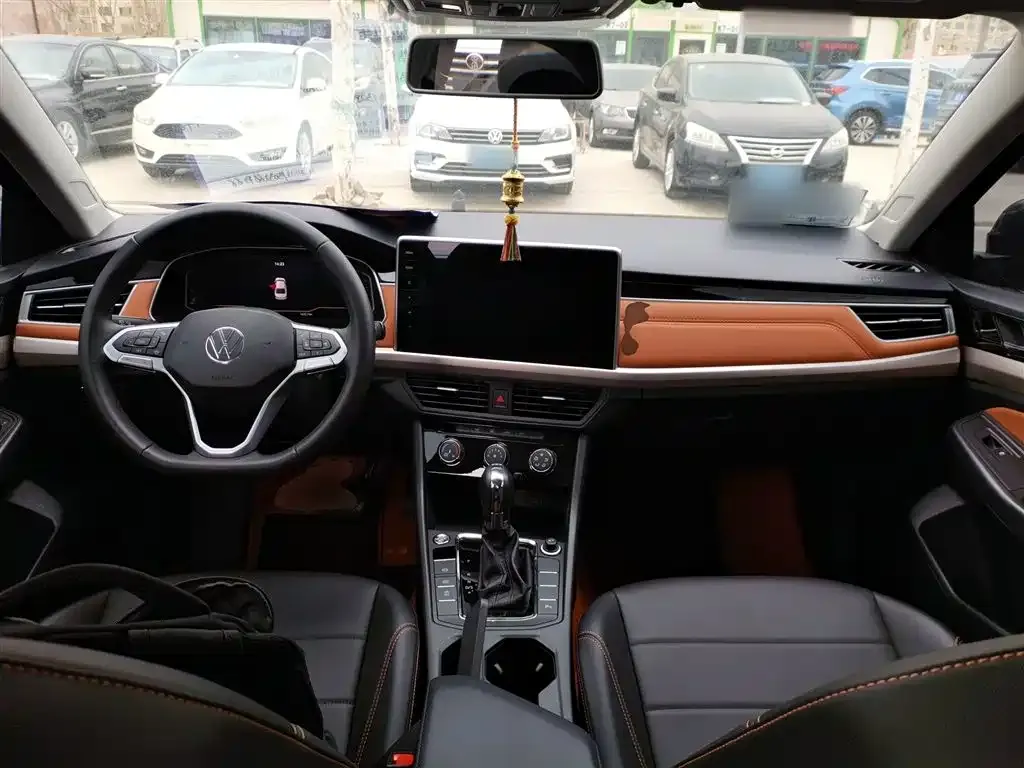 Volkswagen Bora 2024 из CN, фото 10