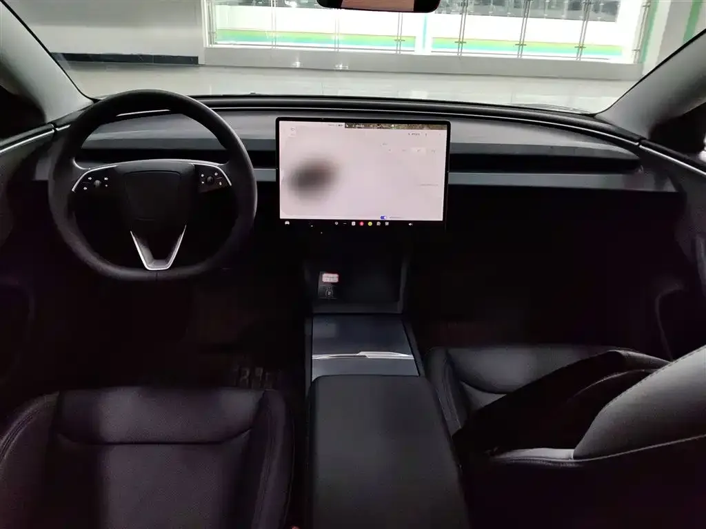 Tesla Model 3 — фото 3