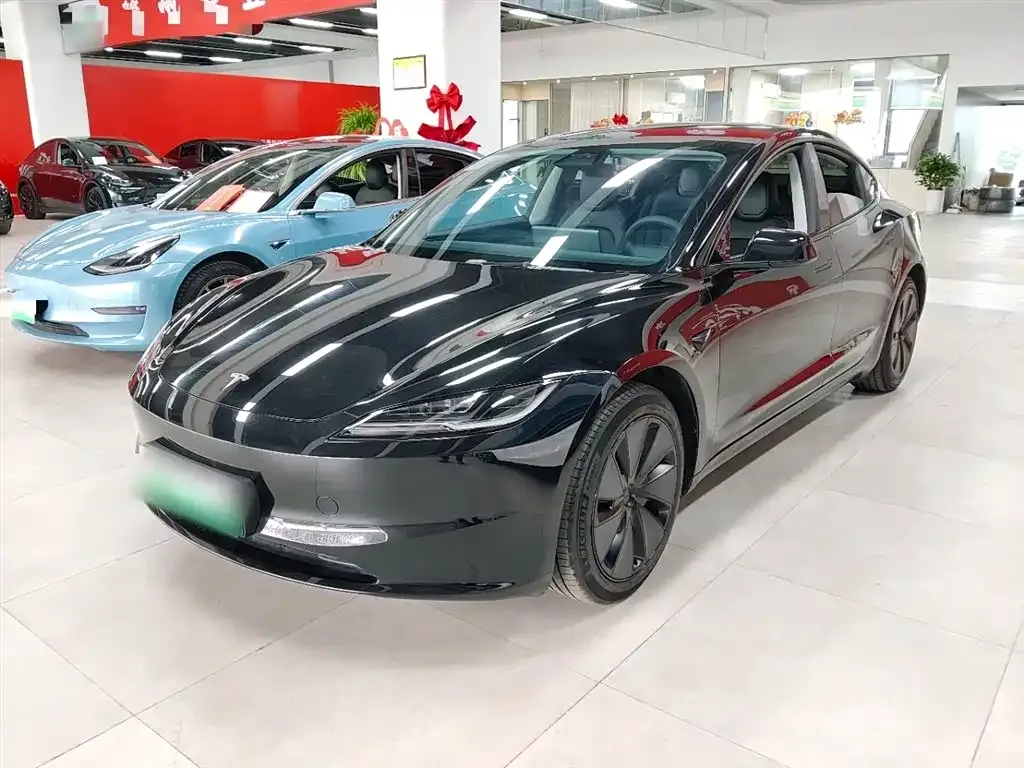 Tesla Model 3 — фото 5
