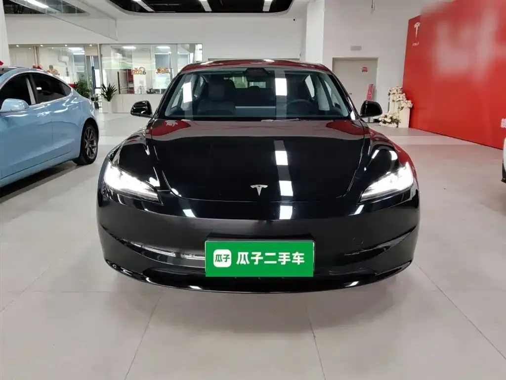 Tesla Model 3 — фото 4