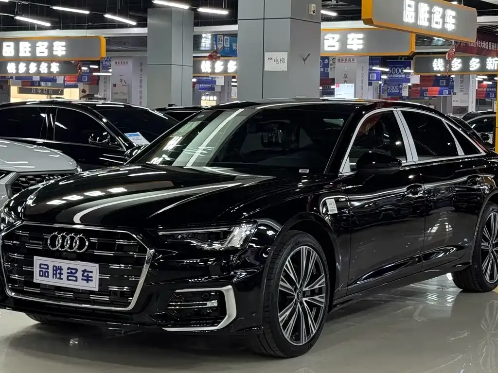 Audi A6L — фото 1