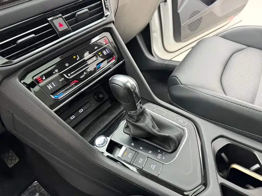 Volkswagen Tharu 2022 из CN, фото 10