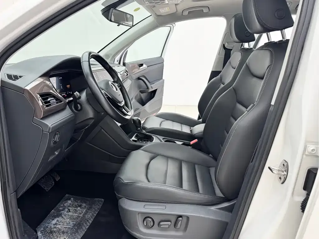 Volkswagen Tharu 2022 из CN, фото 9