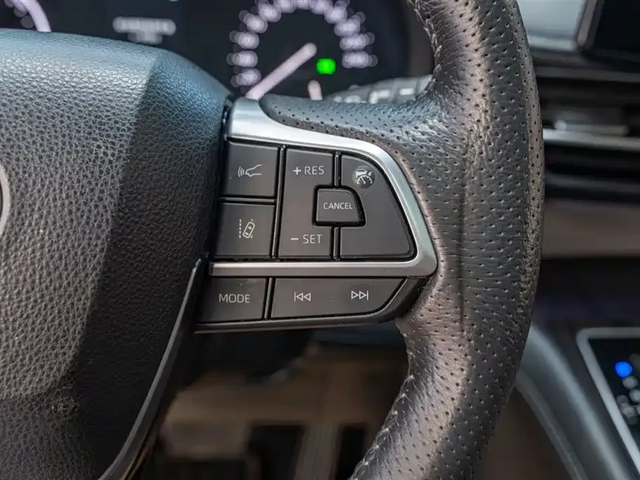 Toyota Granvia 2023 из CN, фото 7
