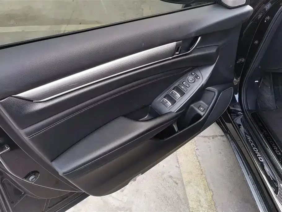 Honda Accord — фото 9