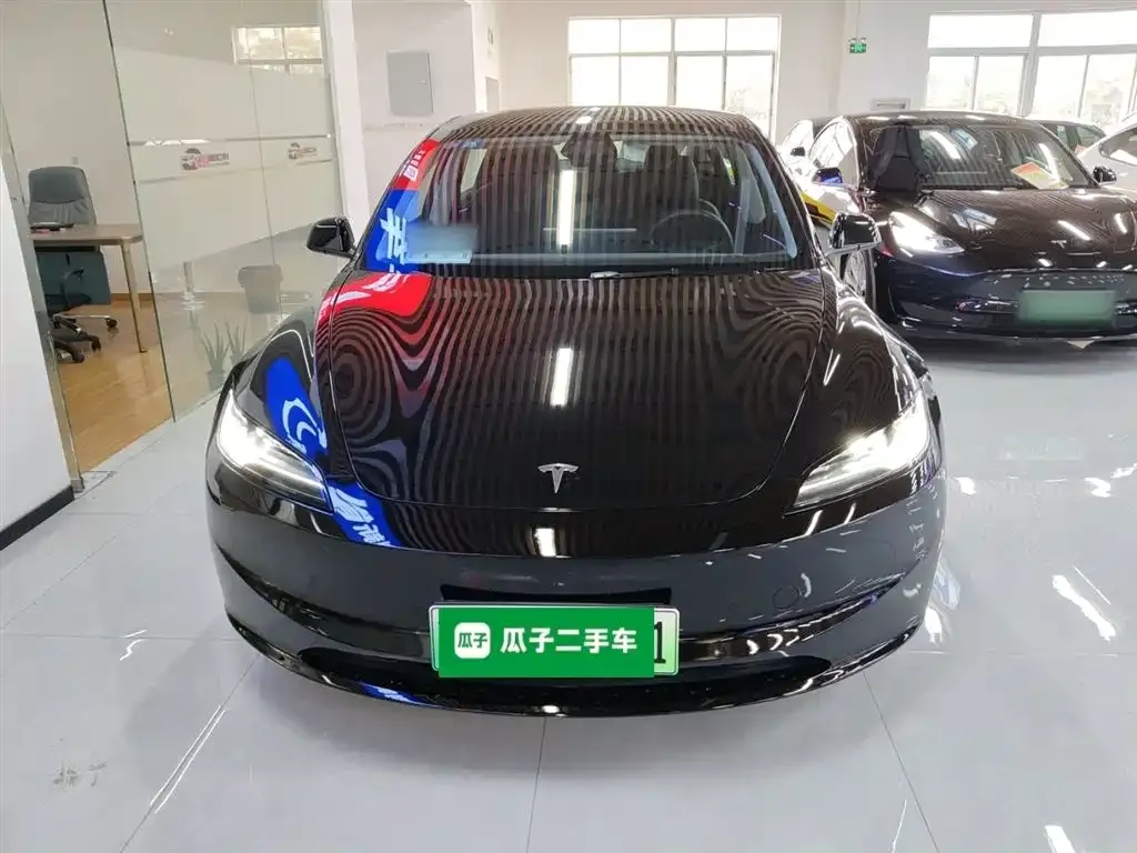 Tesla Model 3 — фото 4
