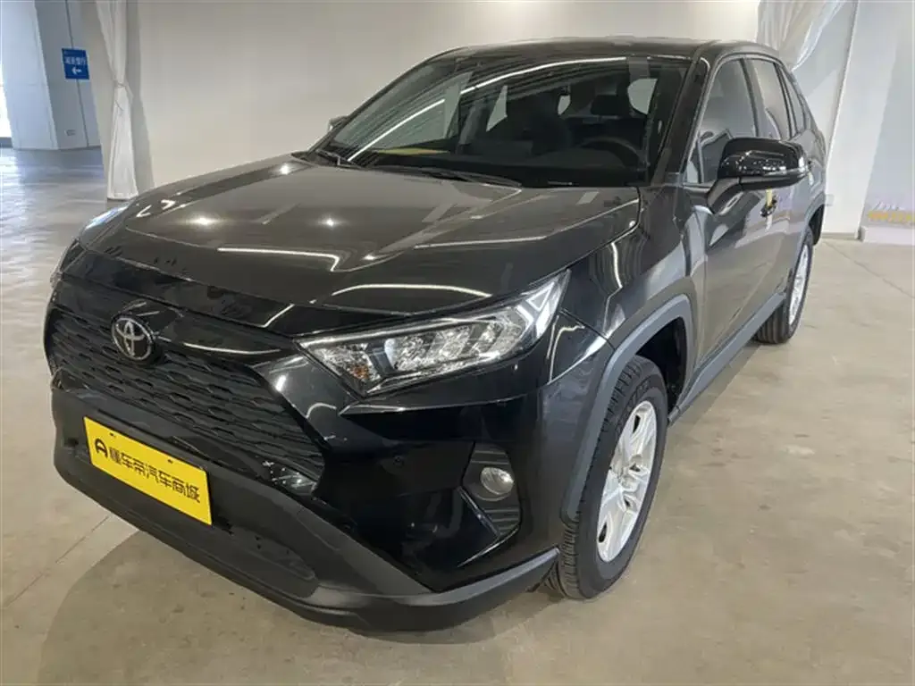 Toyota RAV4 — фото 7