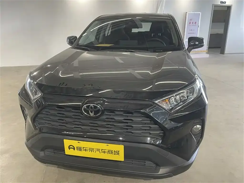 Toyota RAV4 — фото 4