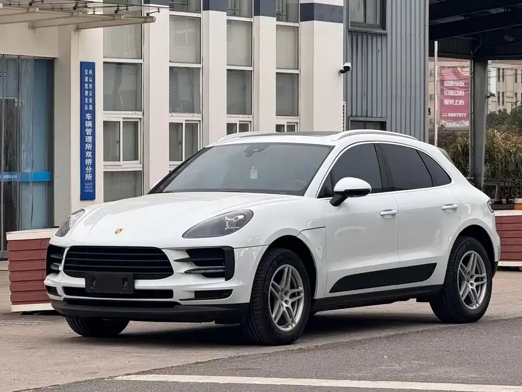 Porsche Macan — фото 1