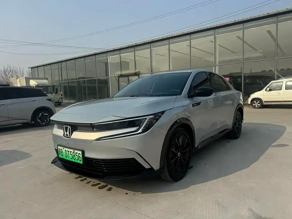 Honda e:NP2