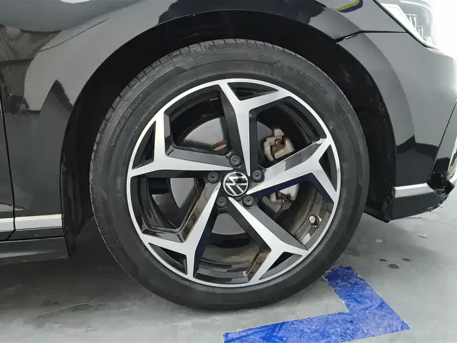 Volkswagen Magotan 2024 из CN, фото 7